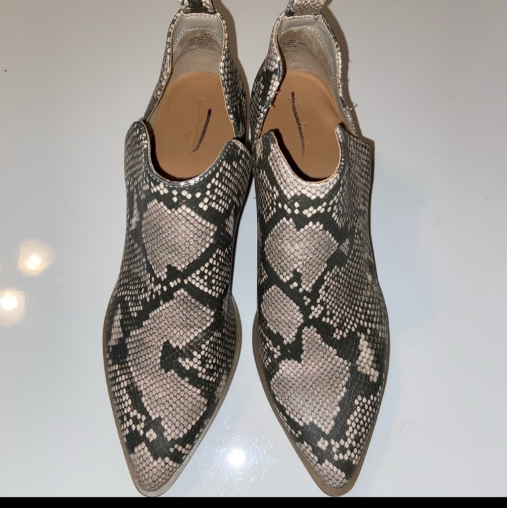 Universal Thread snake print Cari Cut Out Ankle Bootie sz 10 black tan - Picture 4 of 9